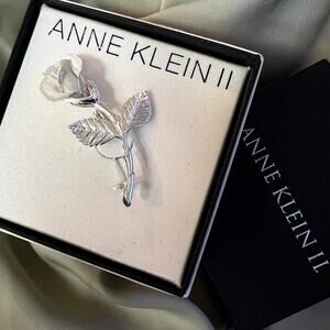 Vintage 80s NEW in Box Anne Klein II Silver Tone Dainty Mesh Rose Brooch Jewelry